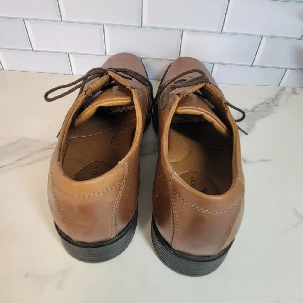 Clarks Collection Tilden Cap Brown Leather Oxford Mens Dress Shoes Size 9.5 M